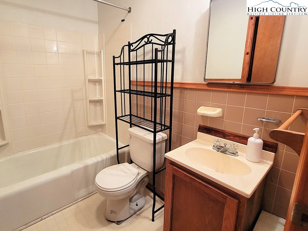 175 Hummingbird Hill Boone, NC 28607 - Photo 15 of 29 Gallery Image 15