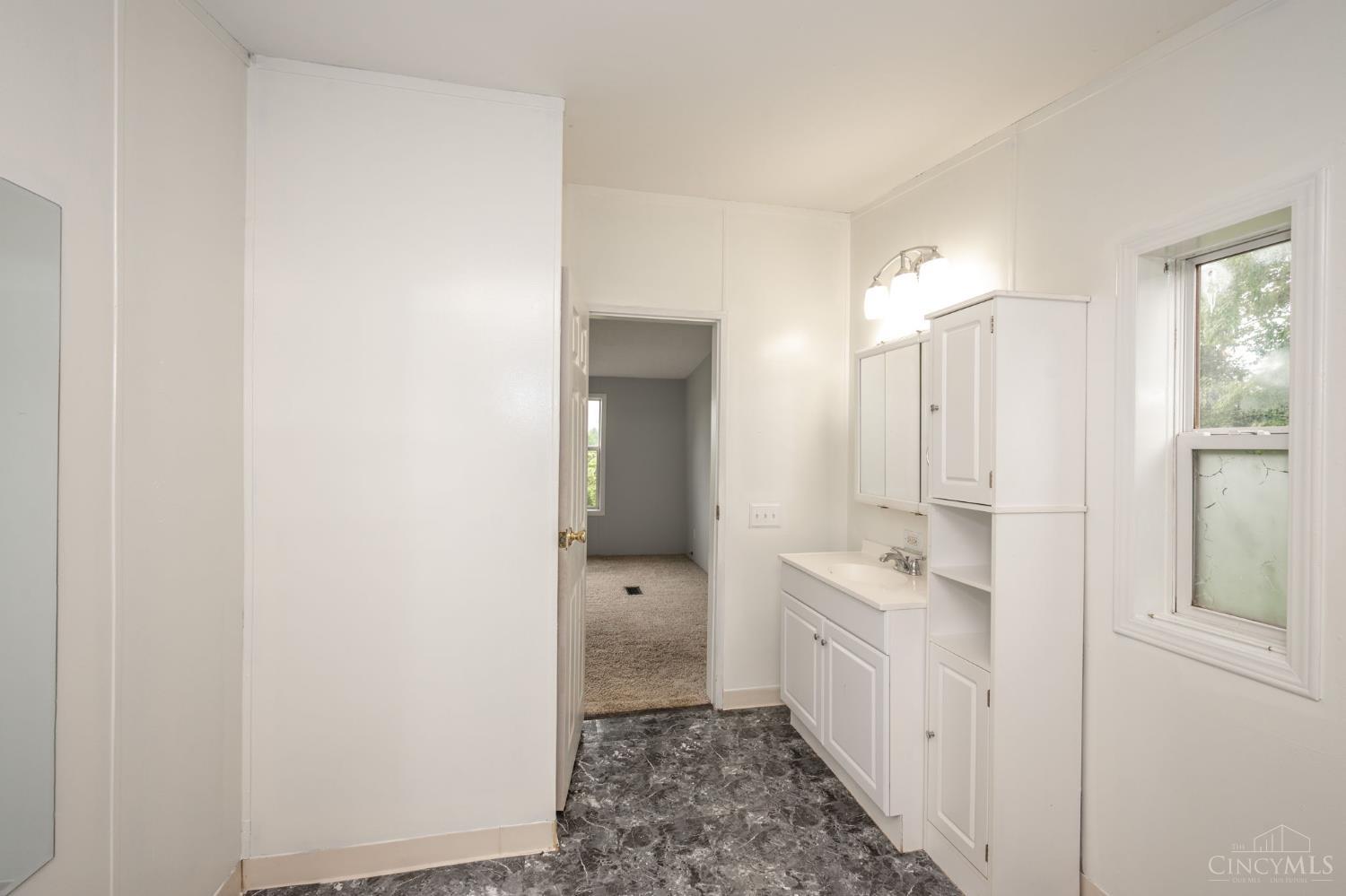 102 Penquite Road Blanchester, OH 45107 - Photo 9 of 28 Gallery Image 9
