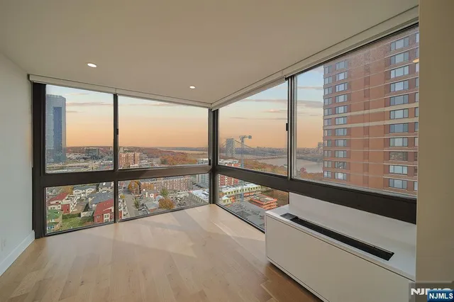 $4,850 | 200 Old Palisade Road, Unit 19B, Fort Lee, NJ 07024