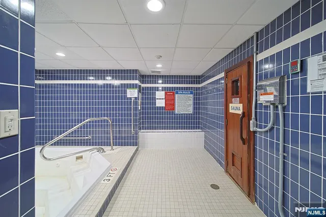 $4,850 | 200 Old Palisade Road, Unit 19B, Fort Lee, NJ 07024