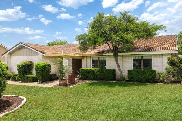 $3,299 | 611 Lido Street, Lakeway, TX 78734