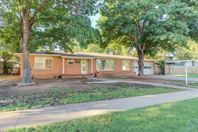 $172,000 | 2411 33rd Street, Lubbock, TX 79411