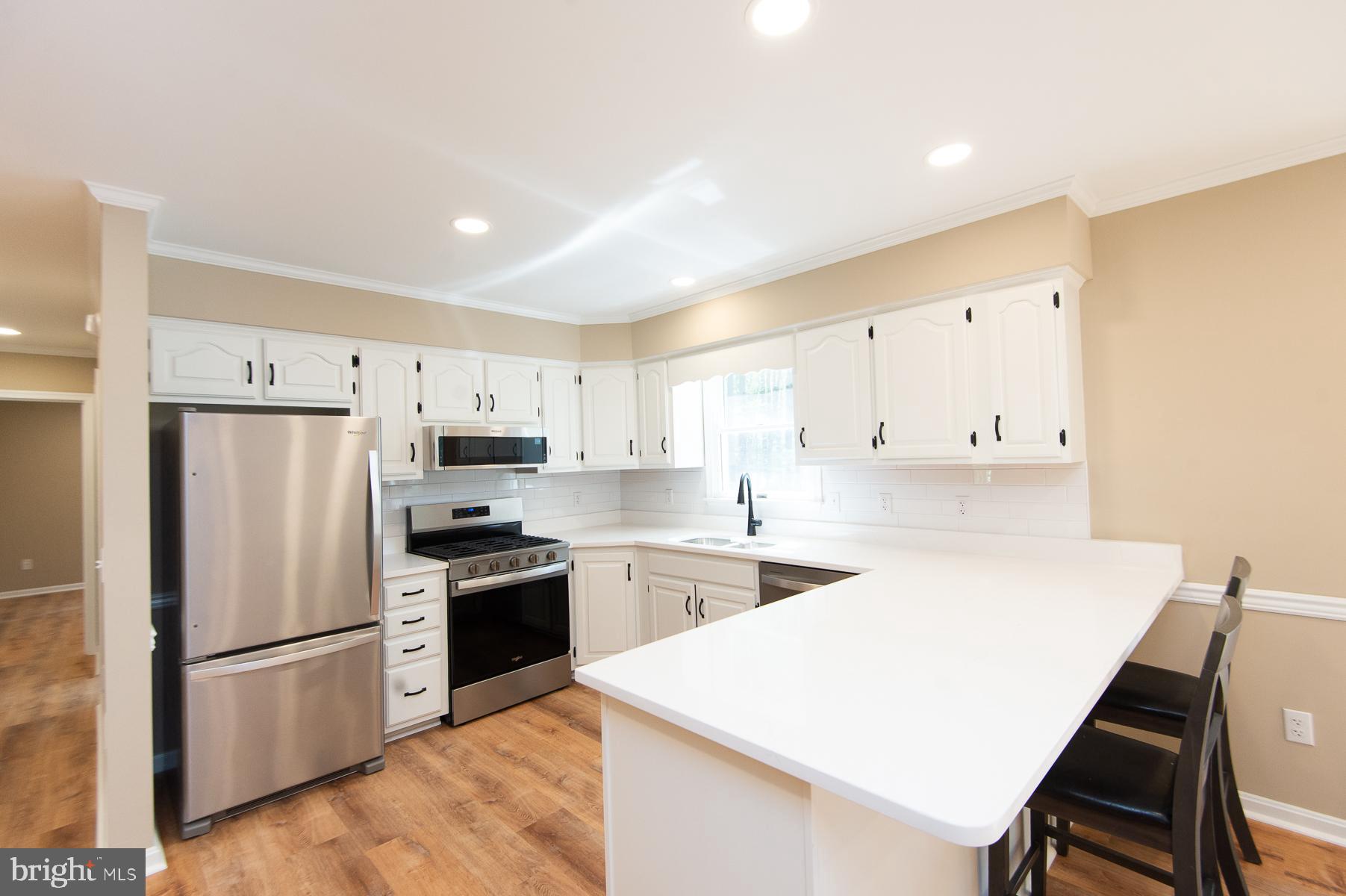 5951 Ross Neck Road Cambridge, MD 21613 - Photo 4 of 50 New countertops & ceramic tile backsplash