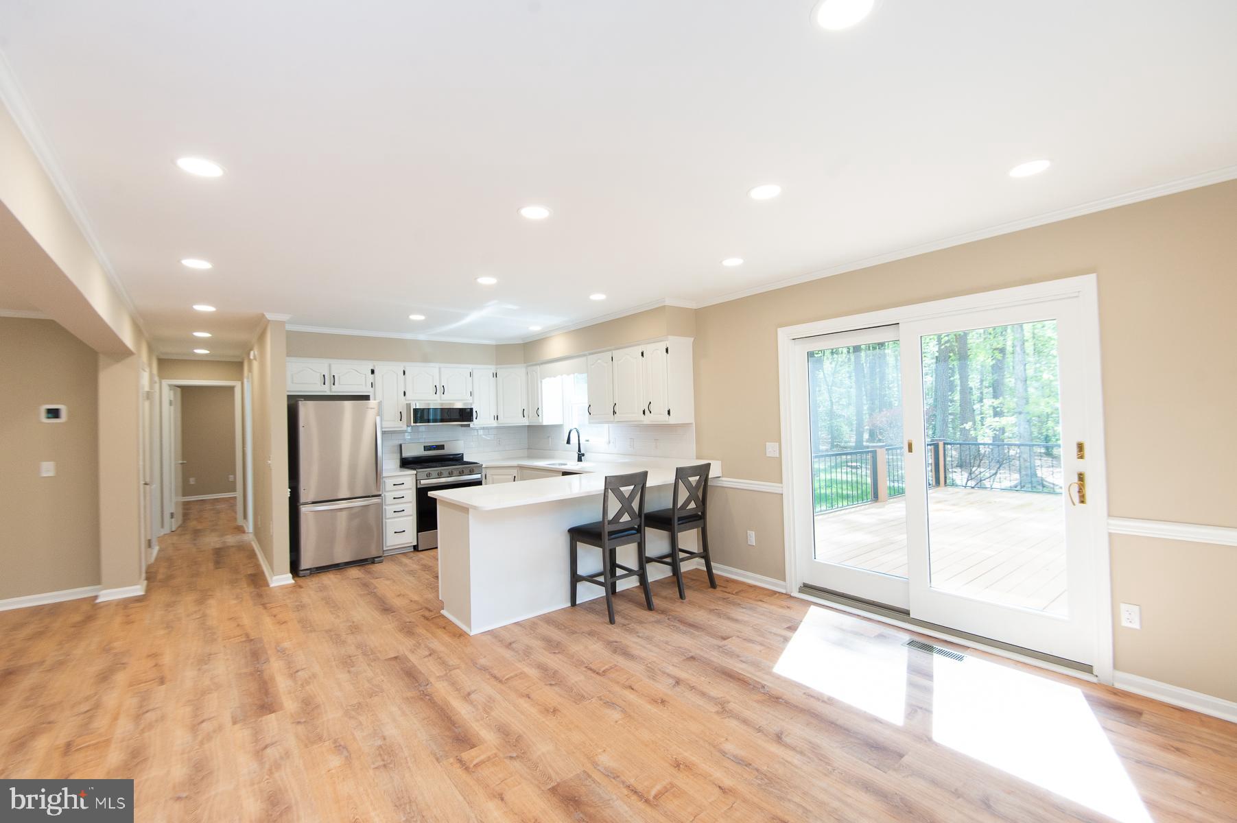 5951 Ross Neck Road Cambridge, MD 21613 - Photo 8 of 50 Kitchen & dining area