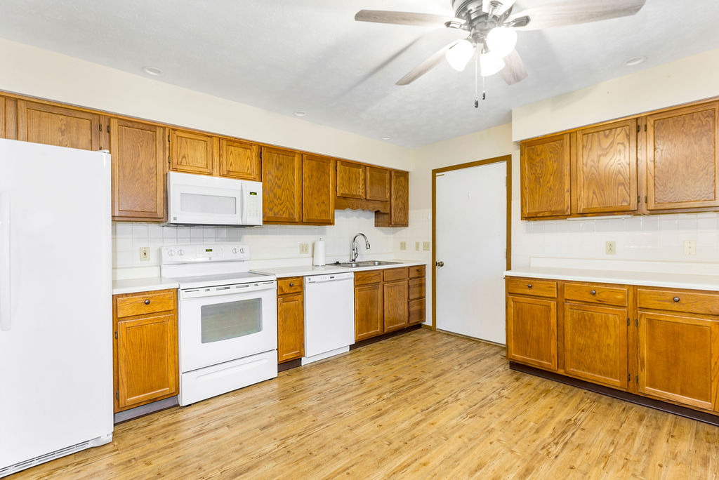 1143 Derby Road Springfield, OH 45503 - Photo 6 of 21