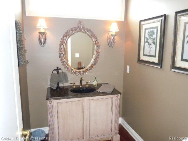 692 Springview Drive Rochester, MI 48307 - Photo 13 of 24 Powder Room.JPG