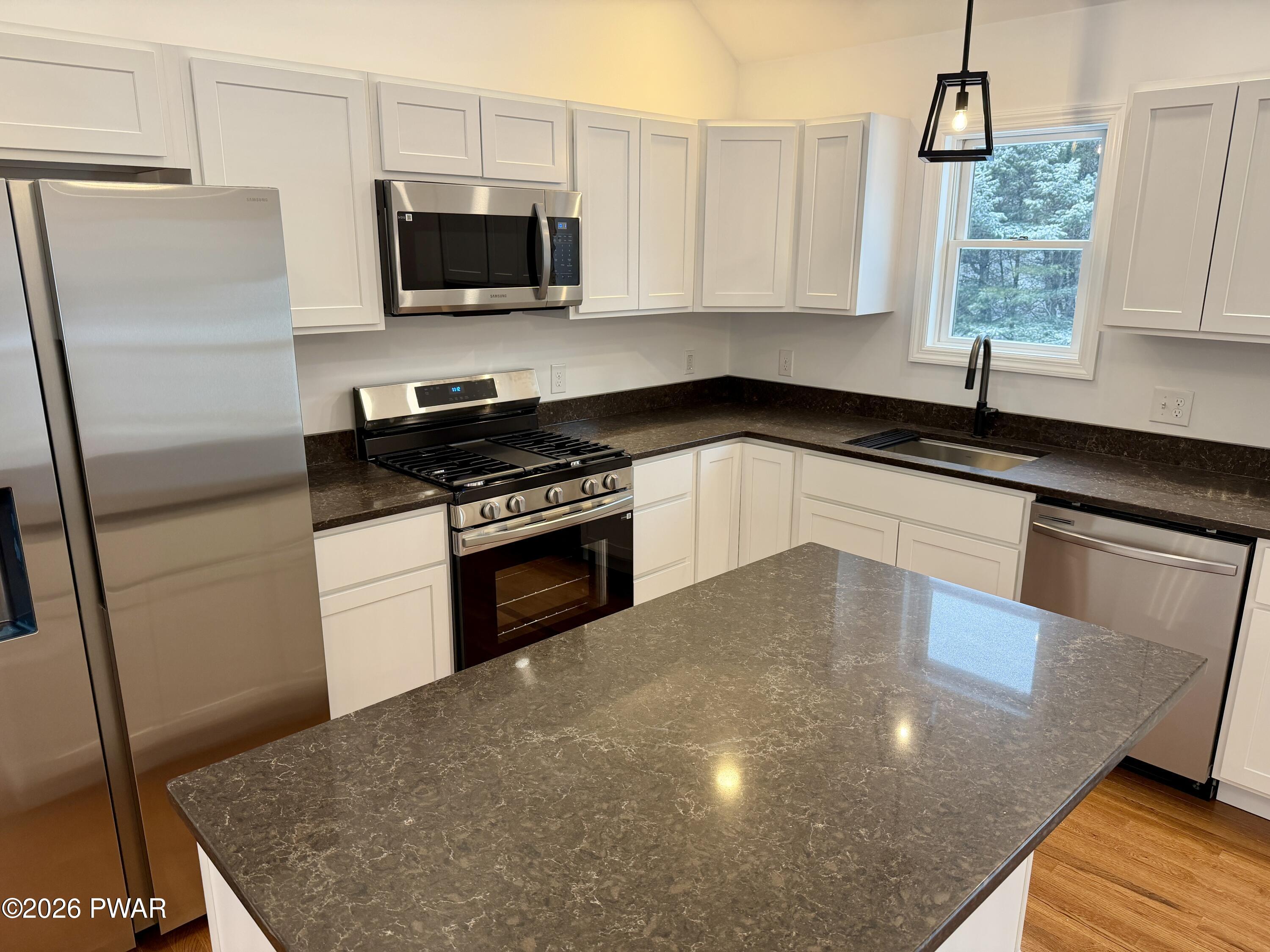 199 Fox Road Dingmans Ferry, PA 18328 - Photo 4 of 16