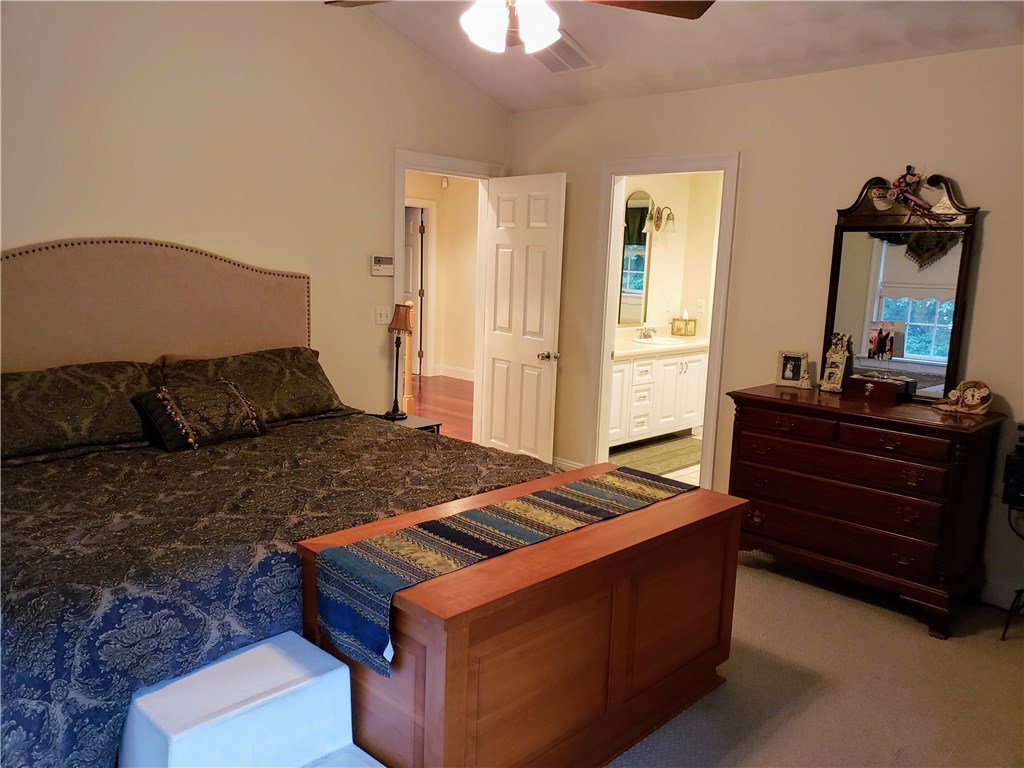132 Log Road Smithfield, RI 02917 - Photo 26 of 39