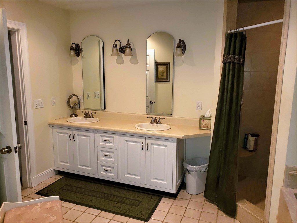 132 Log Road Smithfield, RI 02917 - Photo 29 of 39