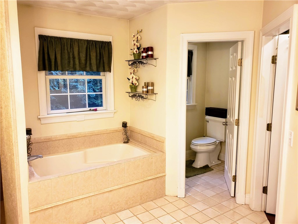 132 Log Road Smithfield, RI 02917 - Photo 30 of 39