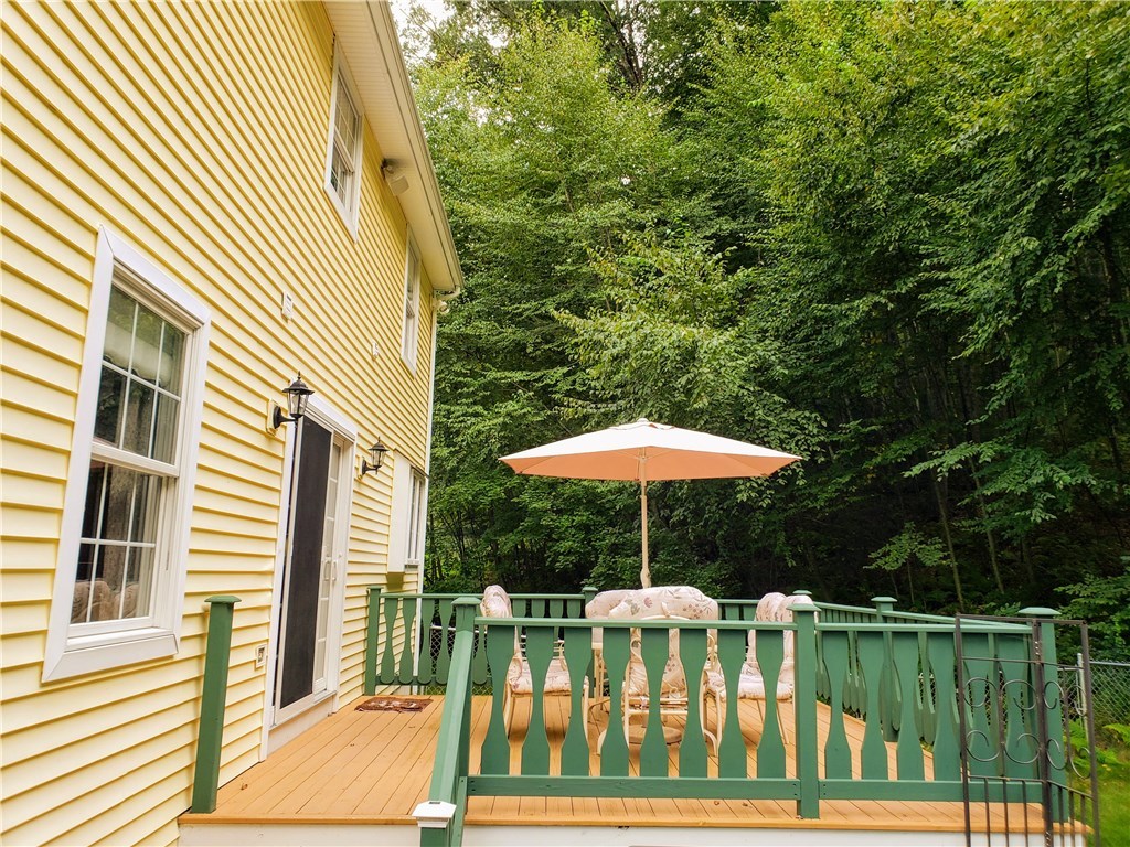 132 Log Road Smithfield, RI 02917 - Photo 7 of 39