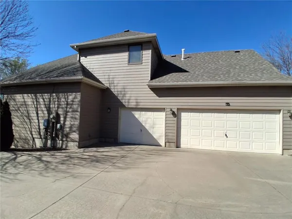 $596,325 | 1250 Columbine Circle, Salina, KS 67401