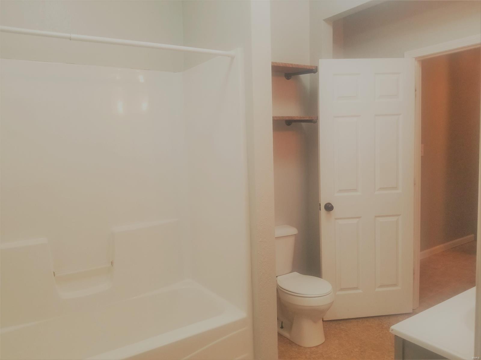 946 Rountree Street Hillsboro, IL 62049 - Photo 15 of 20 Gallery Image 15