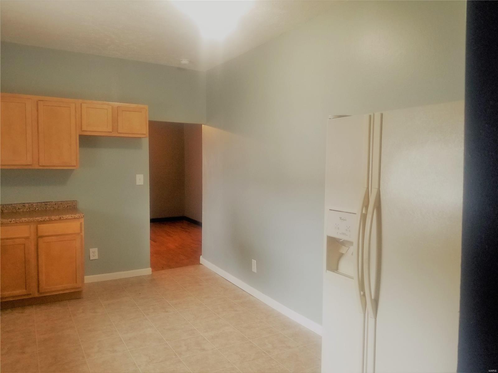 946 Rountree Street Hillsboro, IL 62049 - Photo 6 of 20 Gallery Image 6