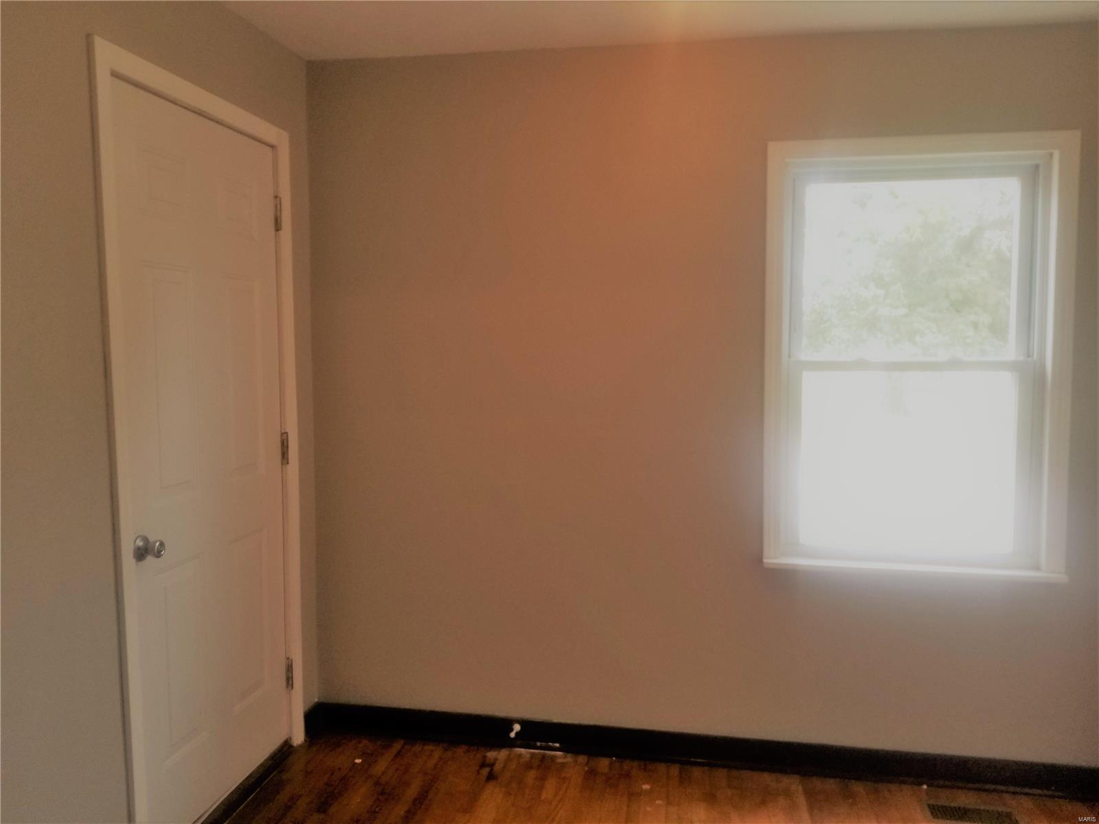 946 Rountree Street Hillsboro, IL 62049 - Photo 9 of 20 Gallery Image 9