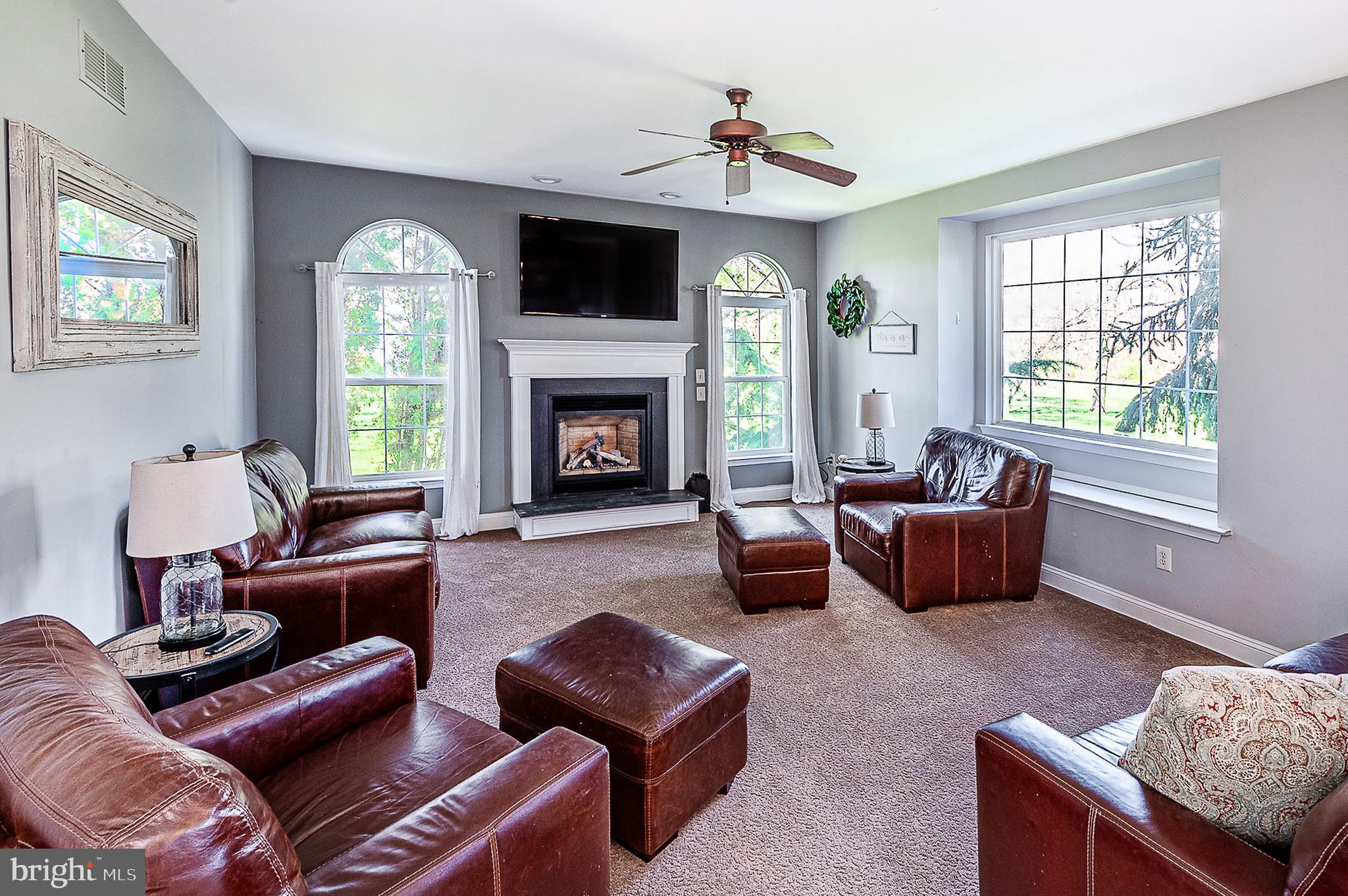 393 Rainey Road Swedesboro, NJ 08085 - Photo 19 of 38 Family Room