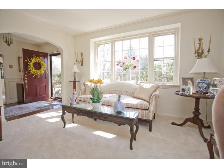 220 Arden Road Broomall, PA 19008 - Photo 4 of 25 Living Room