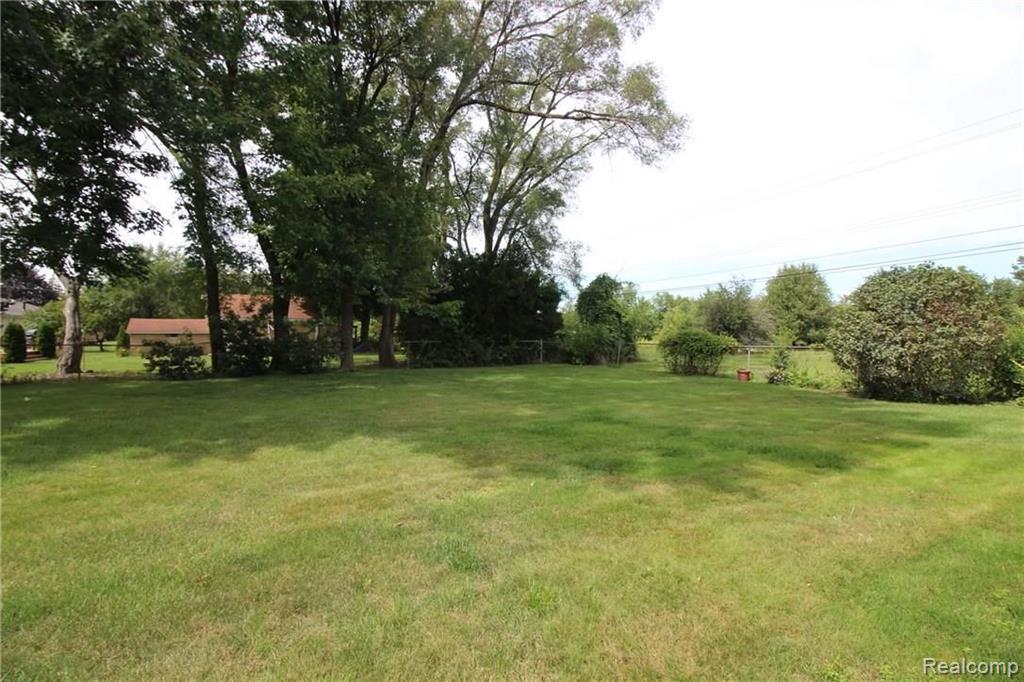 17003 Faulman Road Clinton Township, MI 48035 - Photo 26 of 29