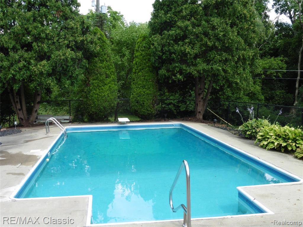 16810 Wayne Road Livonia, MI 48154 - Photo 27 of 30