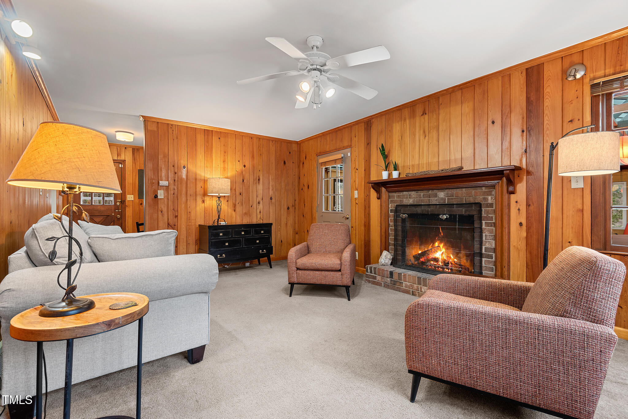 203 Lexington Road Chapel Hill, NC 27516 - Photo 2 of 52 DSC_0260
