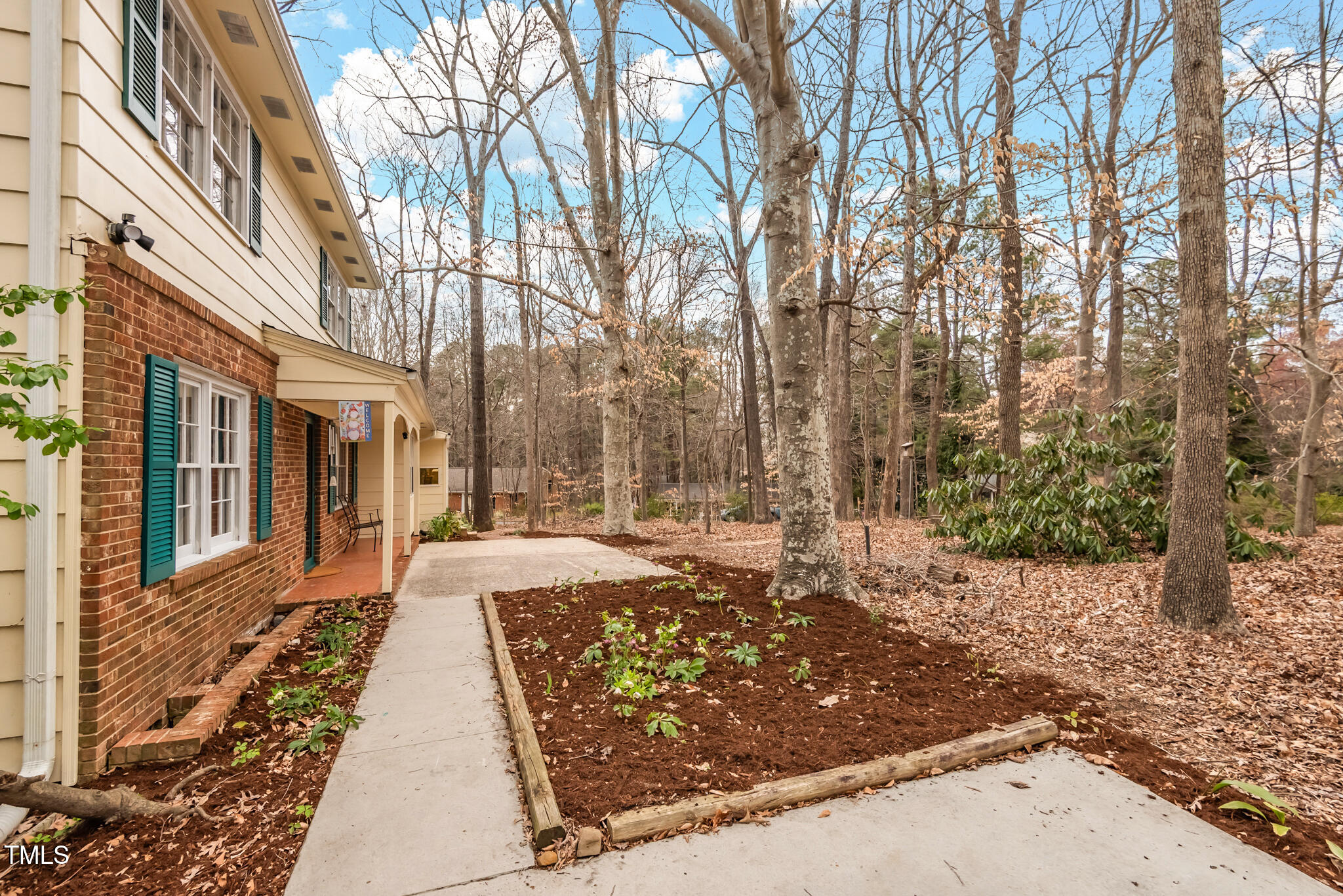 203 Lexington Road Chapel Hill, NC 27516 - Photo 5 of 52 DSC_0103-HDR