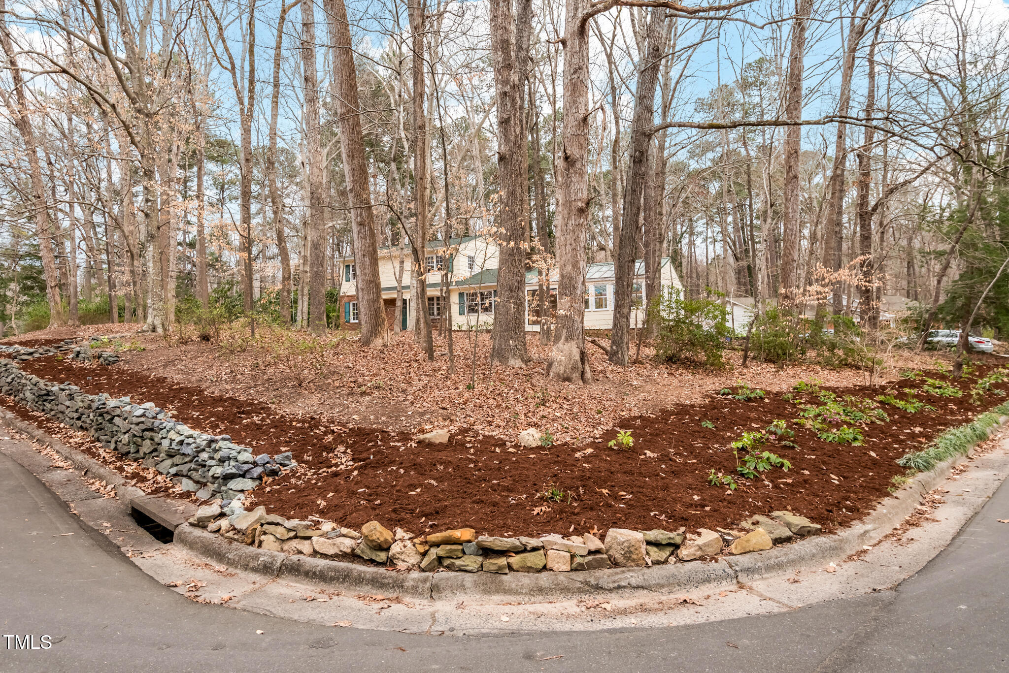 203 Lexington Road Chapel Hill, NC 27516 - Photo 8 of 52 DSC_0105-HDR