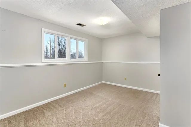 $219,500 | 1904 Karlton Way, Excelsior Springs, MO 64024