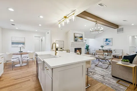 a view of kitchen and breakfast area
