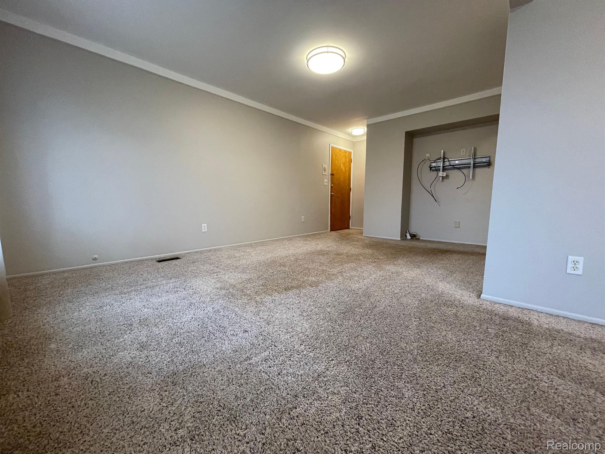 29512 Hoover Road Warren, MI 48093 - Photo 8 of 23 Family Room