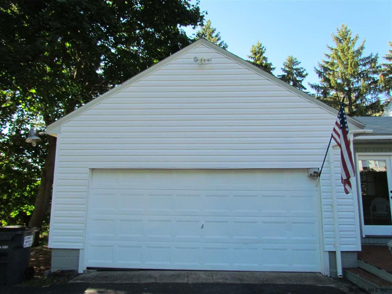 39 Milky Way Road Troy, NY 12182 - Photo 2 of 25 Photo 2