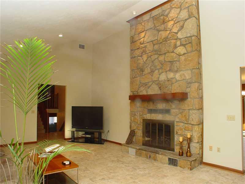 1535 Old State Road Gibsonia, PA 15044 - Photo 4 of 21 Family Room.