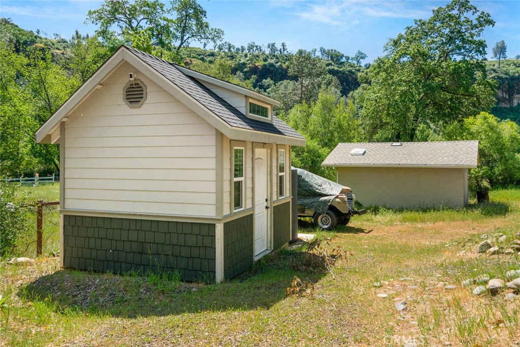 12138 Centerville Road Chico, CA 95928 - Photo 43 of 53 Newer well house at end of driveway