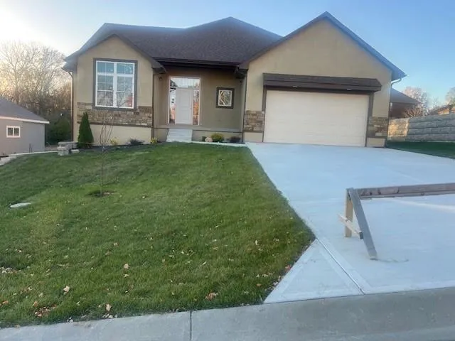 $450,000 | 7402 North Palmer Avenue, Kansas City, MO 64133