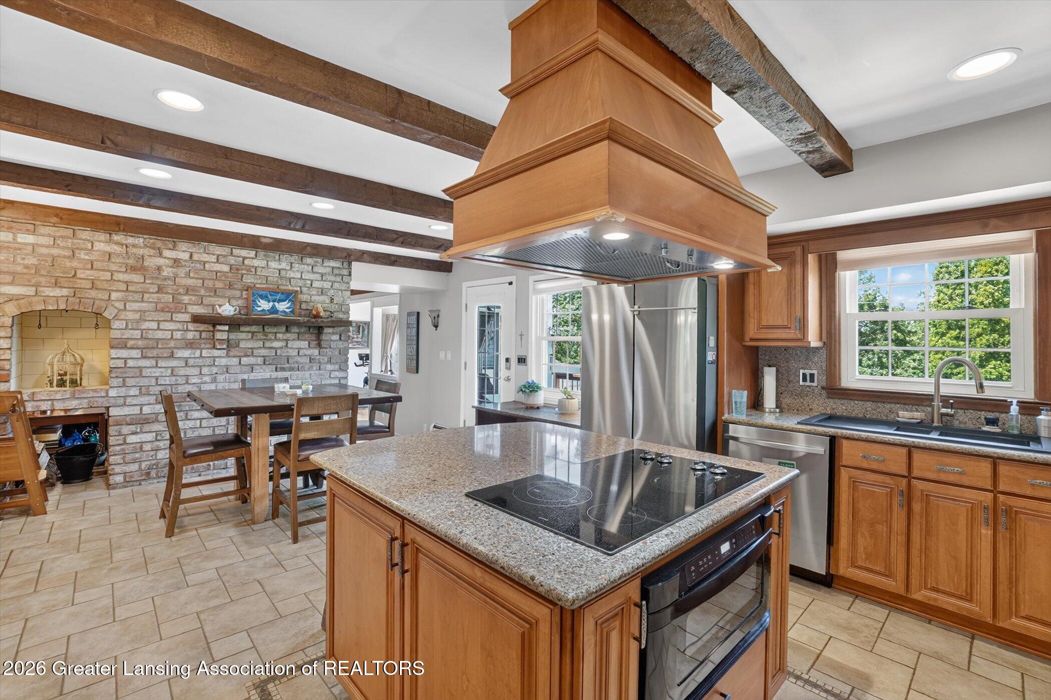 4426 Barton Road Lansing, MI 48917 - Photo 17 of 72 20-4426-Barton-Rd-Windowstill-Photograph