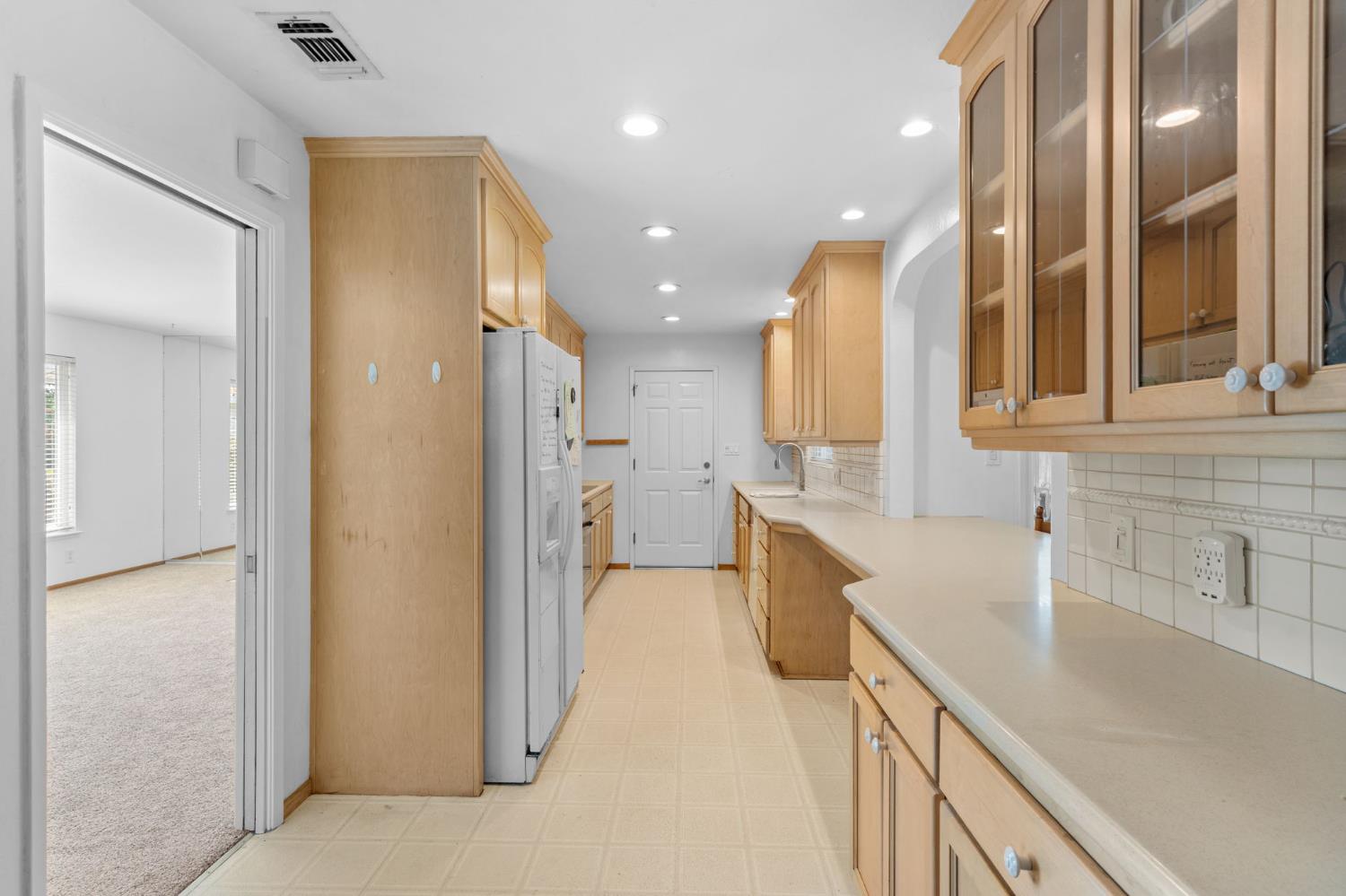 3517 Ronk Way Sacramento, CA 95821 - Photo 17 of 48