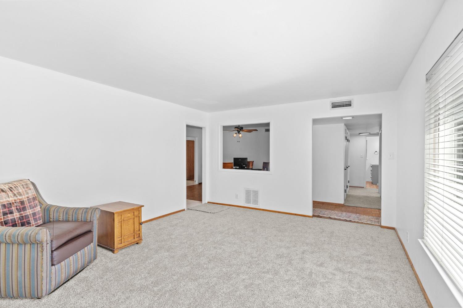 3517 Ronk Way Sacramento, CA 95821 - Photo 4 of 48