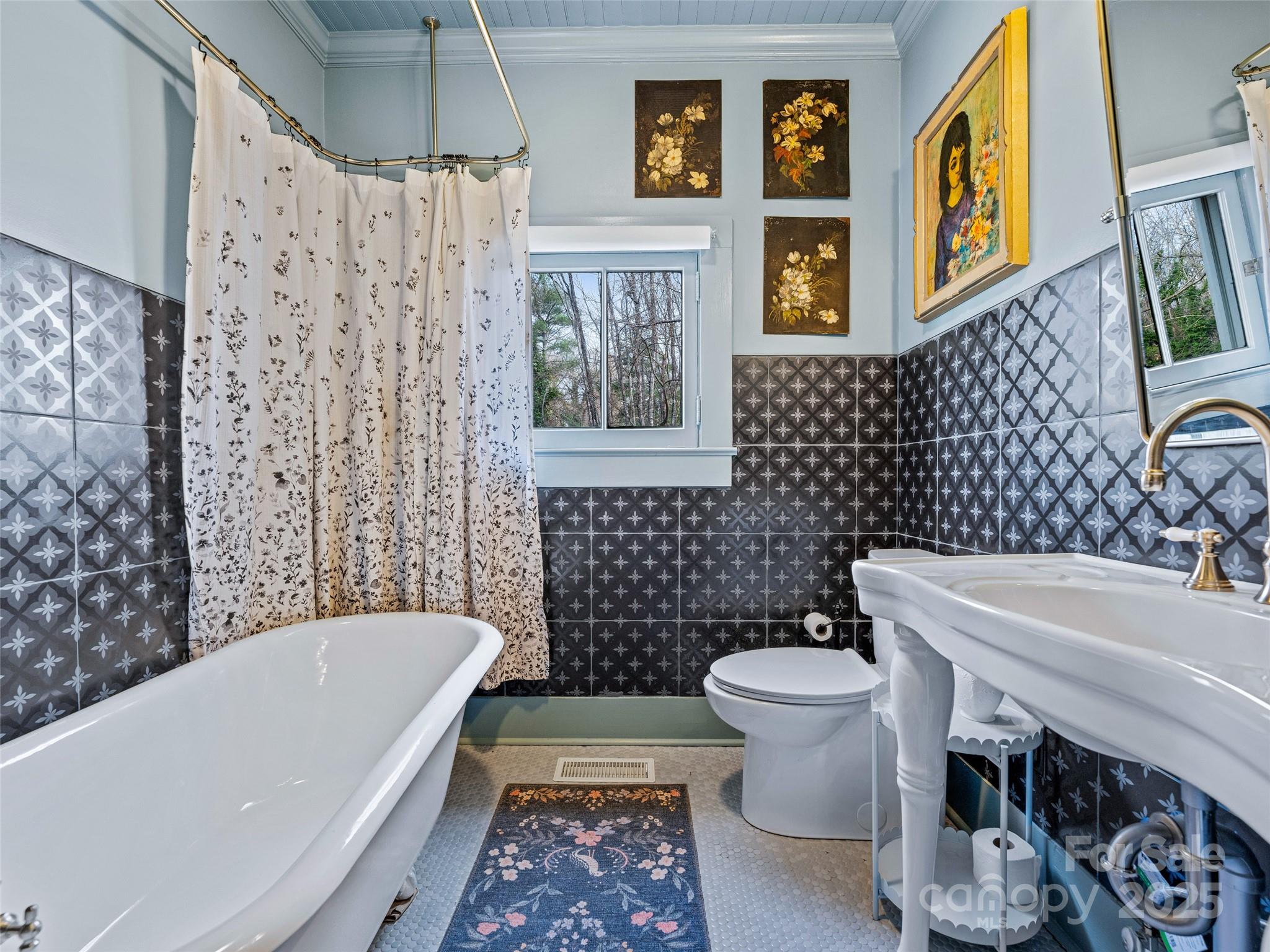 277 Markham Road Tryon, NC 28782 - Photo 12 of 44 a bathroom with a sink toilet bathtub and shower