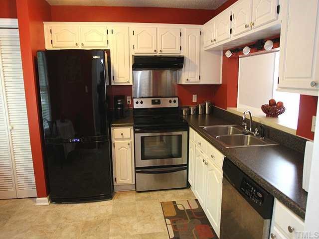 4601 Fawnbrook Circle Raleigh, NC 27612 - Photo 3 of 12 Gallery Image 3