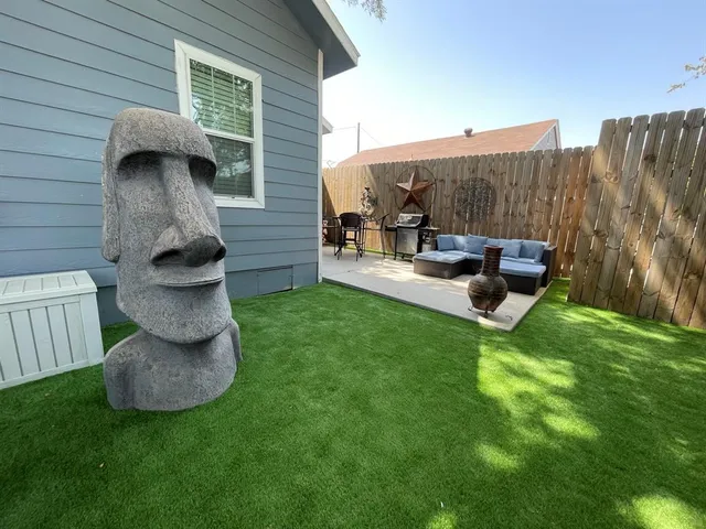 a view of garden with patio