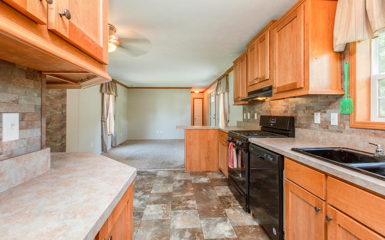 6 Gamache Road Derry, NH 03038 - Photo 6 of 40