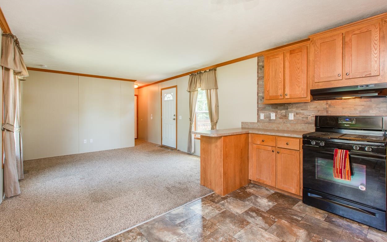 6 Gamache Road Derry, NH 03038 - Photo 8 of 40
