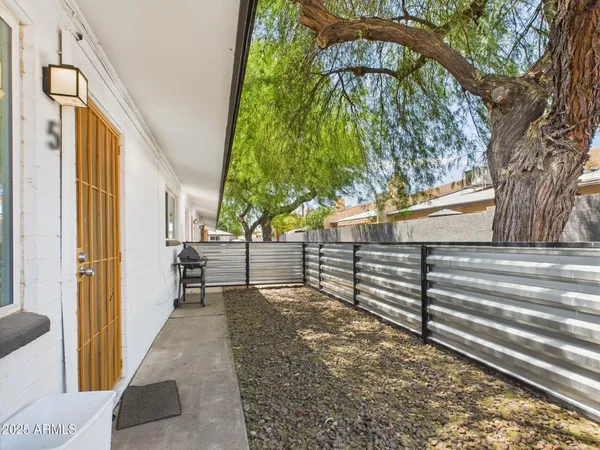 $1,250 | 3027 North 37th Street, Unit 5, Phoenix, AZ 85018