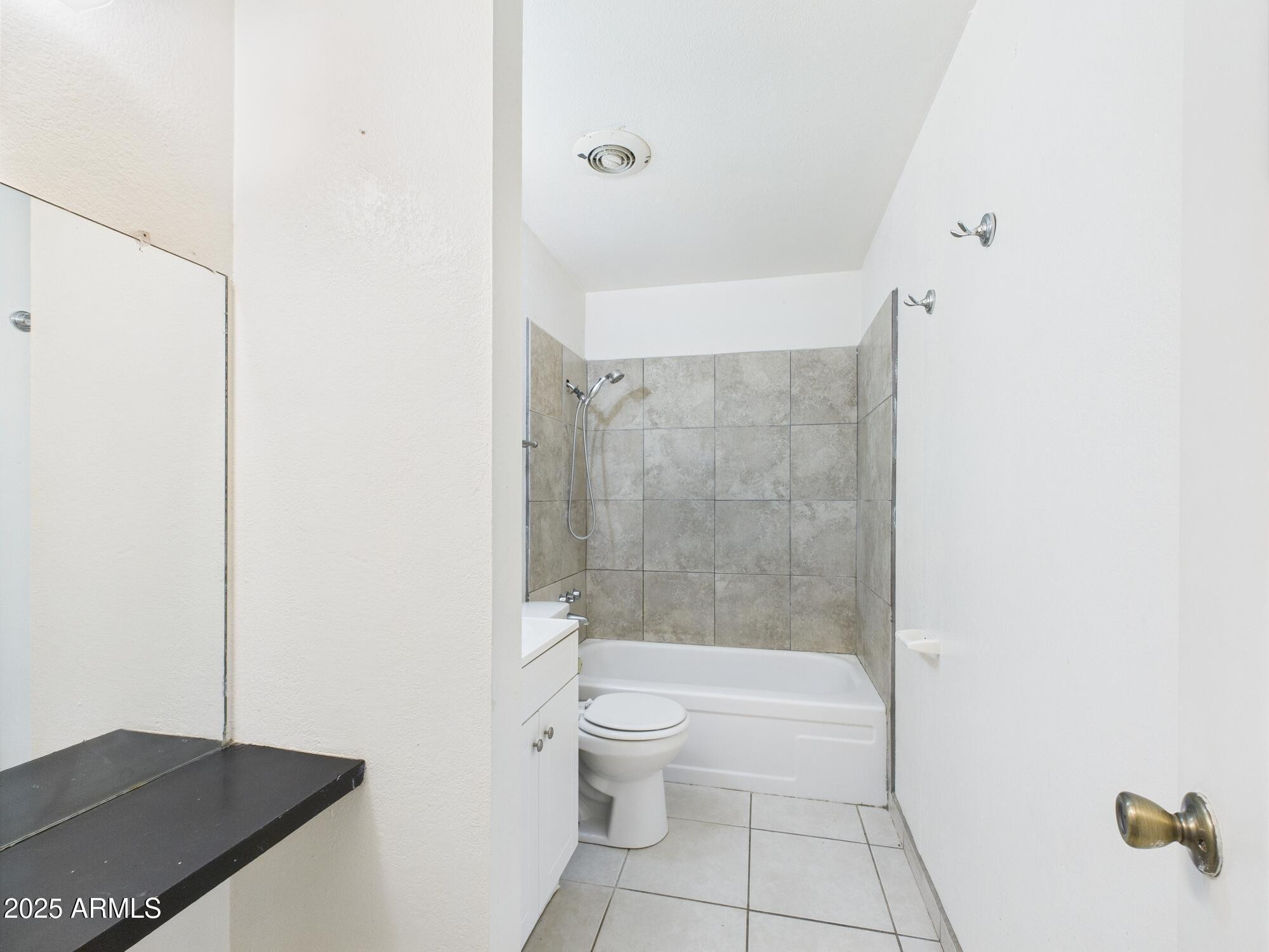 3027 North 37th Street, Unit 5 Phoenix, AZ 85018 - Photo 4 of 8 Photo #4