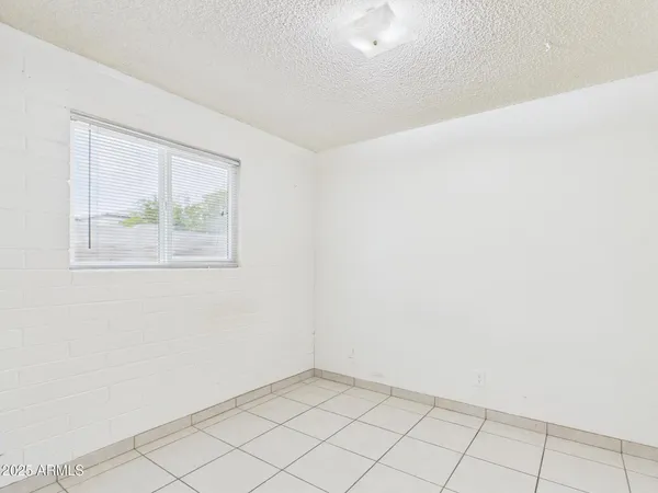 $1,250 | 3027 North 37th Street, Unit 5, Phoenix, AZ 85018