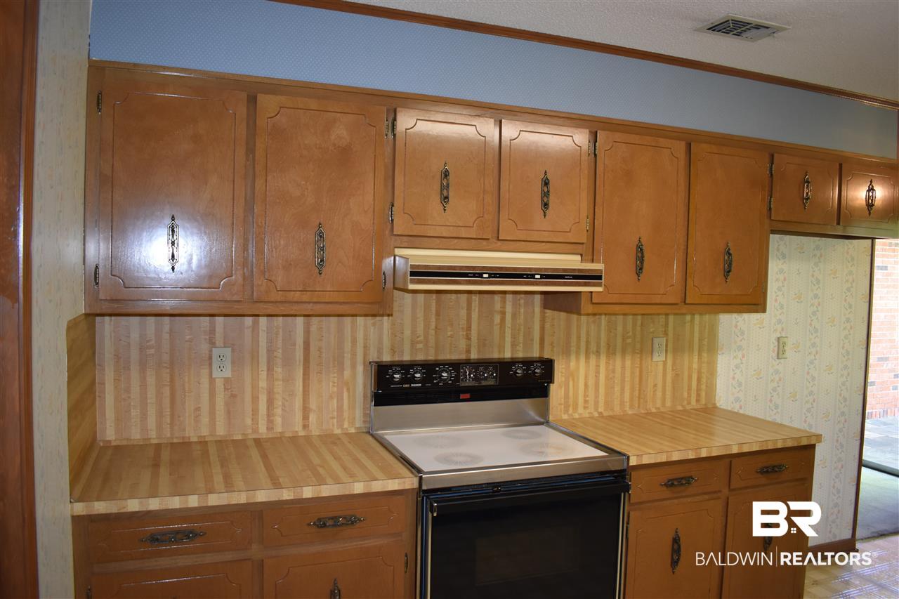 2805 Del Rio Road South Mobile, AL 36693 - Photo 7 of 29