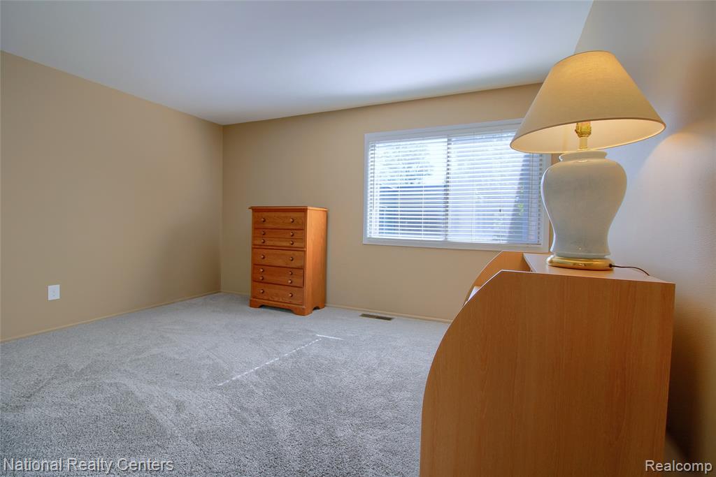 16547 Middlebelt Road, Unit 6 Livonia, MI 48154 - Photo 17 of 29