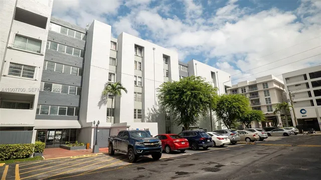 $2,450 | 750 Northwest 43rd Avenue, Unit 308, Miami, FL 33126