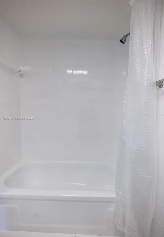 $2,450 | 750 Northwest 43rd Avenue, Unit 308, Miami, FL 33126