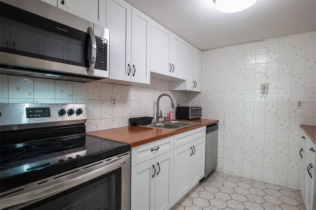 $2,450 | 750 Northwest 43rd Avenue, Unit 308, Miami, FL 33126