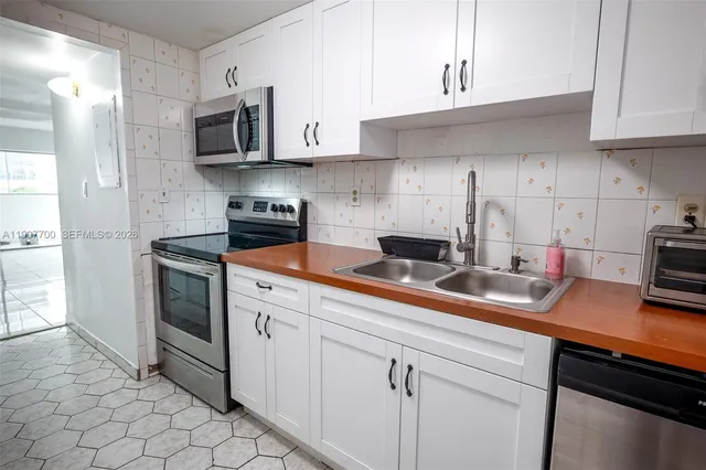 $2,450 | 750 Northwest 43rd Avenue, Unit 308, Miami, FL 33126